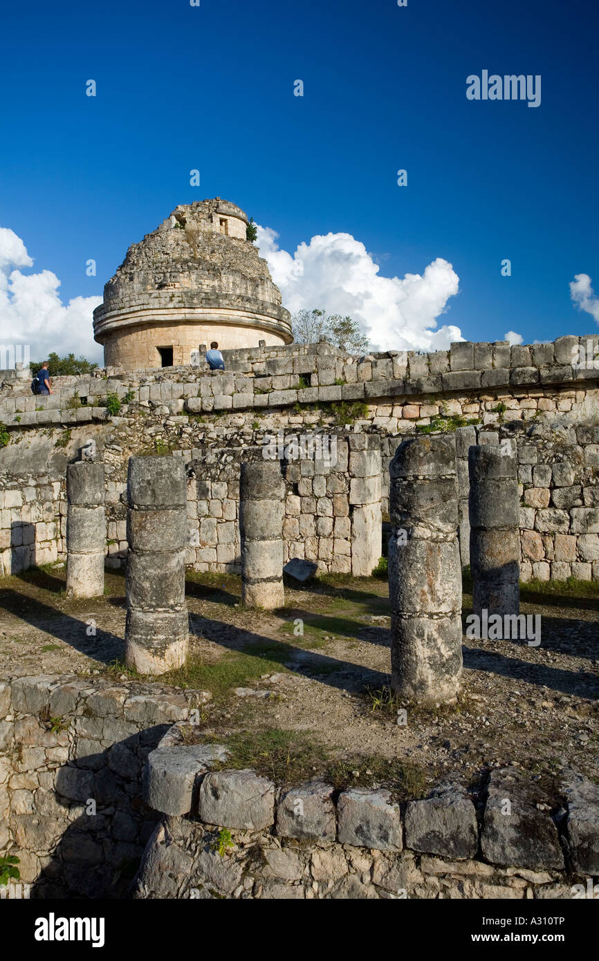 El Caracol der Sternwarte an der zerstörten Maya-Stadt Chichen Itza in Mexiko Stockfoto