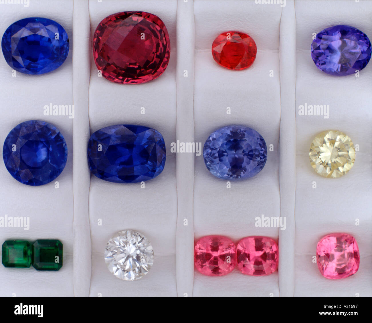Edelsteinhändler Display Box eine Auswahl von Edelsteinen Stockfoto