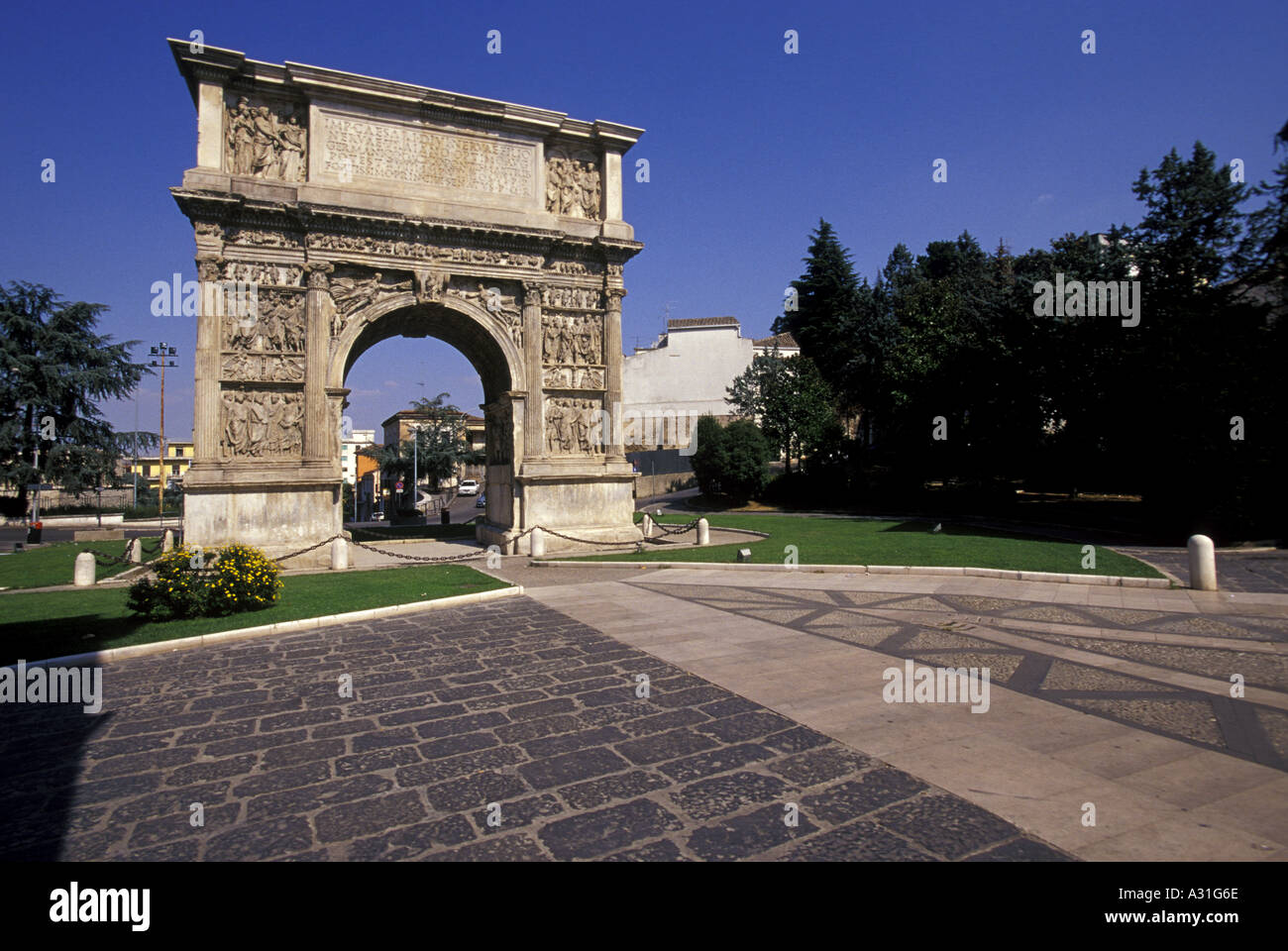 Traiano Bogen Benevento Kampanien Italien Stockfoto