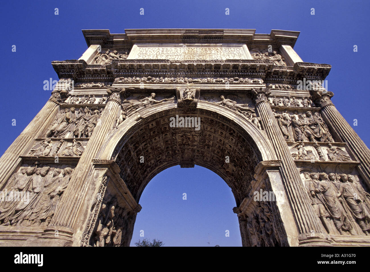 Traiano Bogen Benevento Kampanien Italien Stockfoto