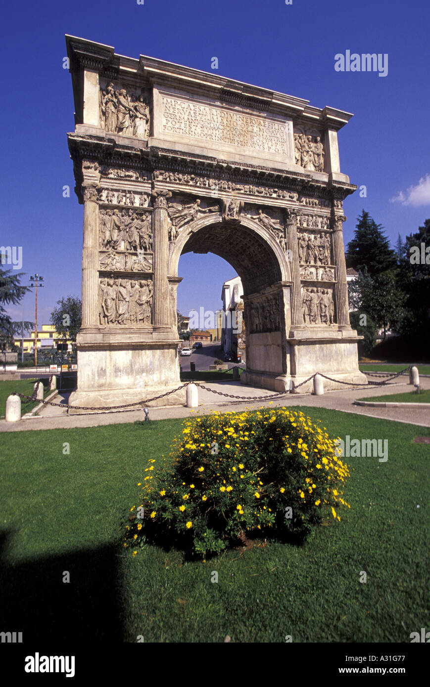 Traiano Bogen Benevento Kampanien Italien Stockfoto