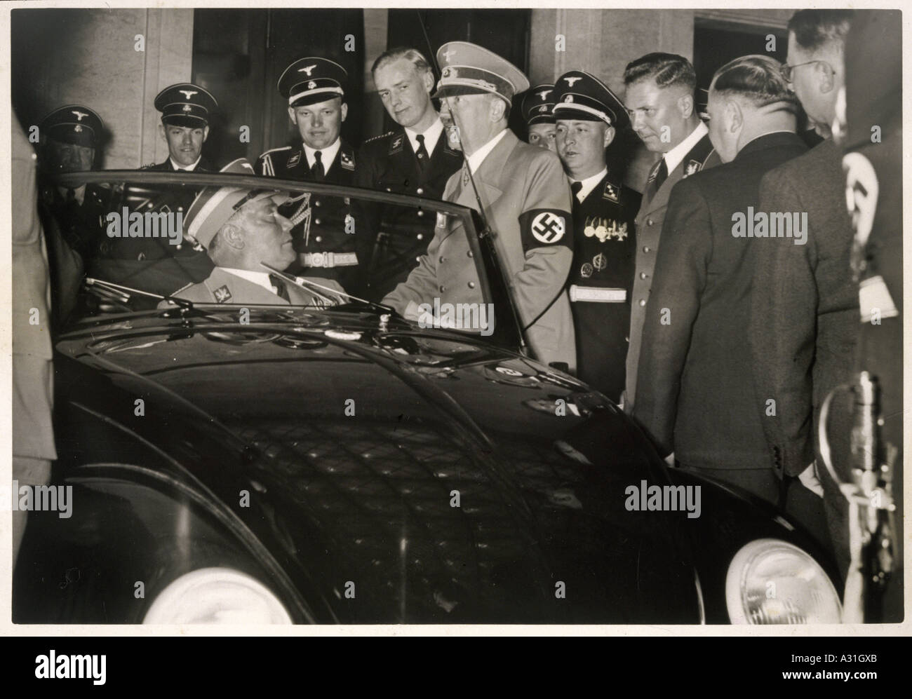 Zum geburtstag von adolf hitler Fotos und Bildmaterial in hoher Auflösung Alamy Zum geburtstag von adolf hitler Fotos und Bildmaterial in hoher Auflösung Alamy