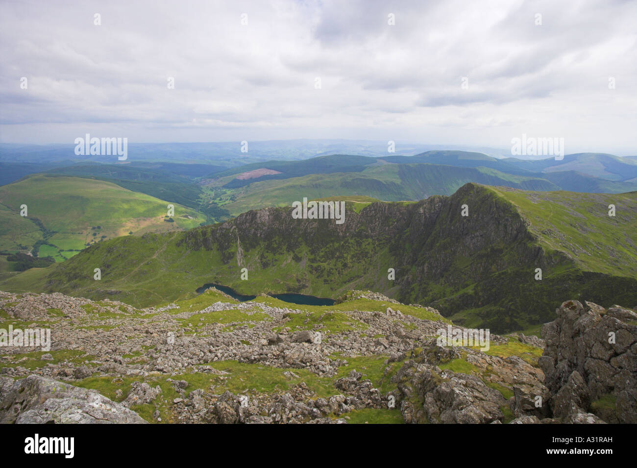 Minffordd Weg, wo es die Felge um Llyn Cau unter Cadair Idris folgt Stockfoto