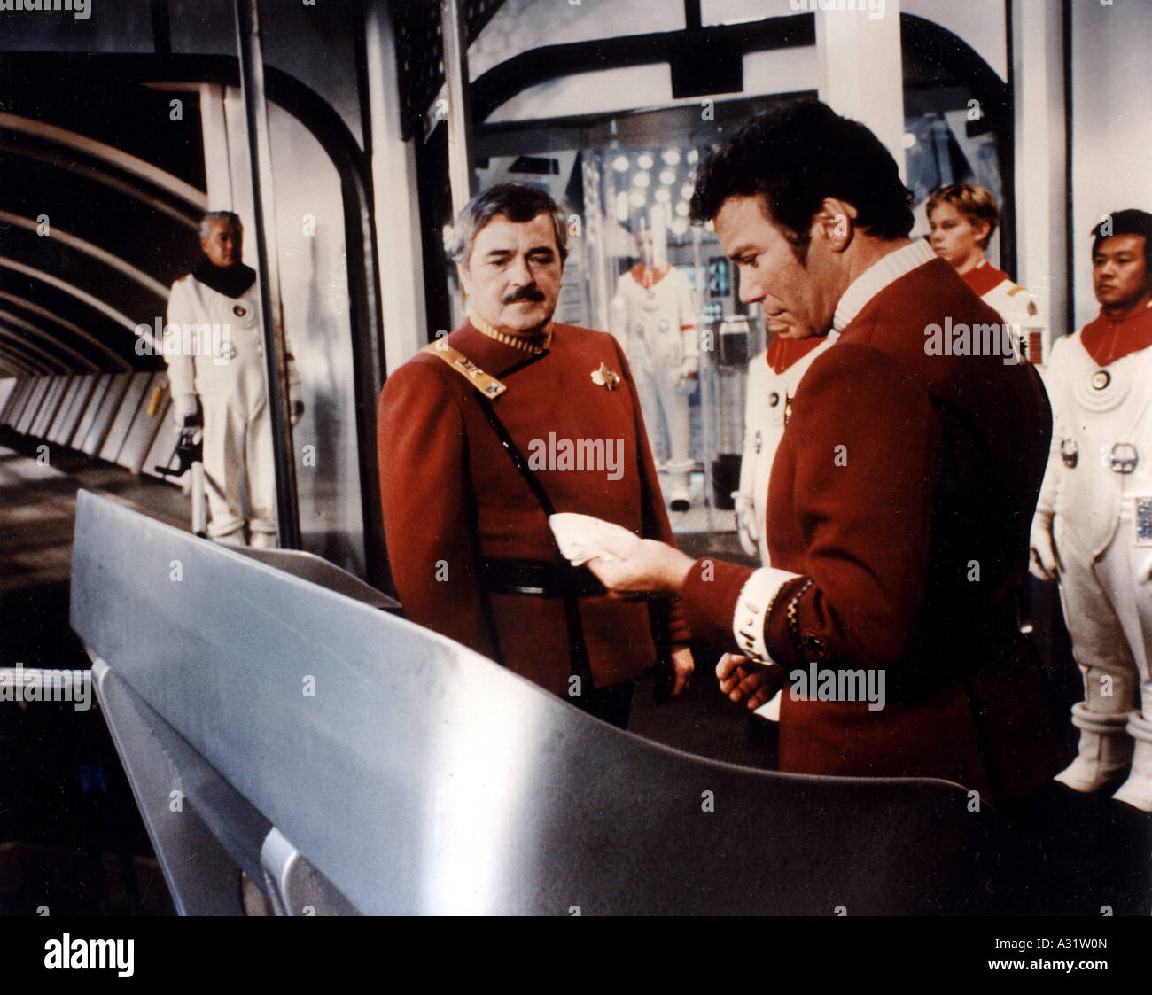 STAR TREK: Der Zorn des KHAN 1982 Film mit James Doohan und William Shatner auf der rechten Seite Stockfoto