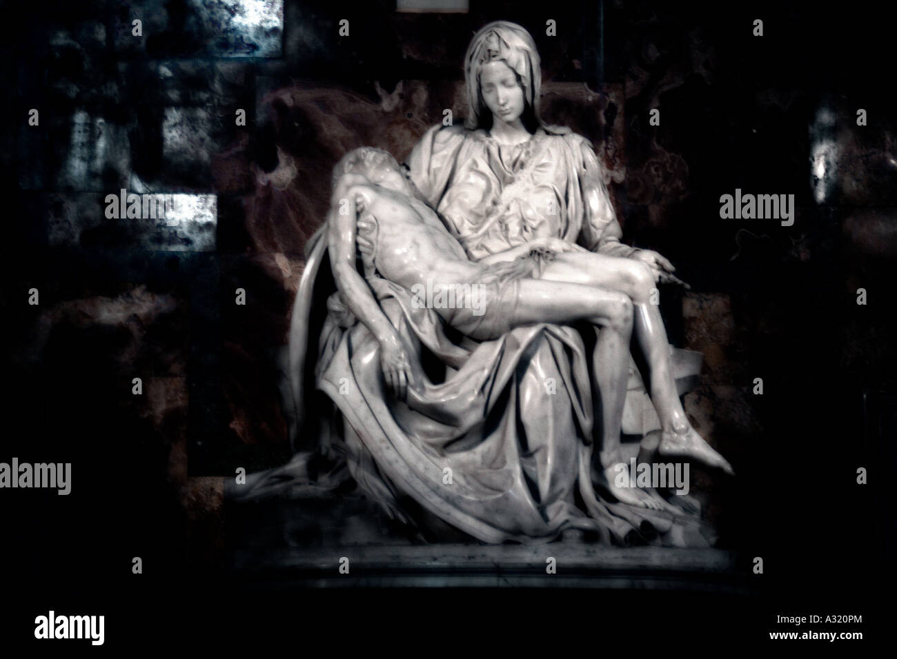 Michelangelos Pietà in der Basilica di San PietroRom Stockfotografie