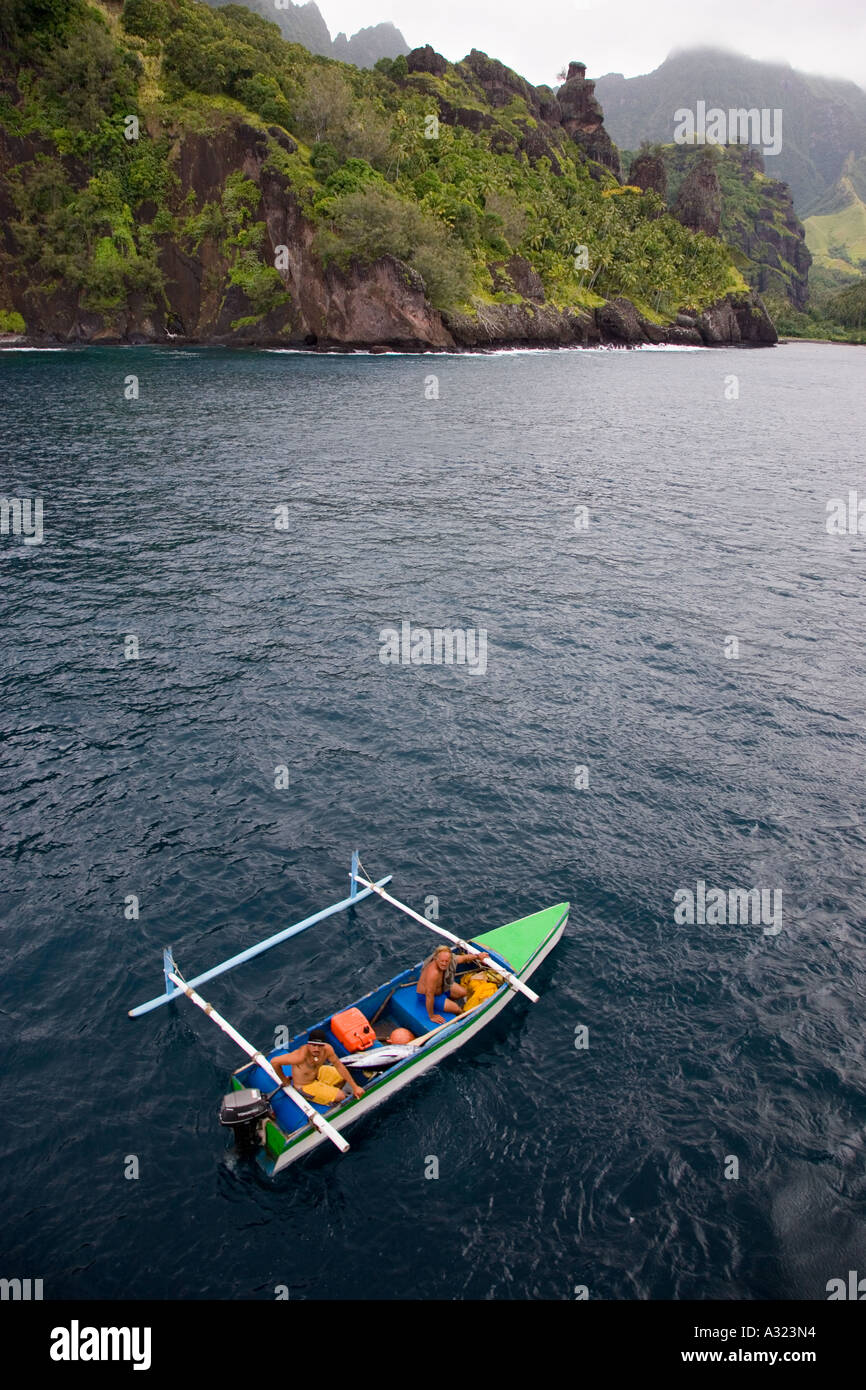 Angelboot/Fischerboot verwenden Hanavave Insel von Fatu Hiva Marquesas-Inseln Französisch-Polynesien Editorial nur Stockfoto