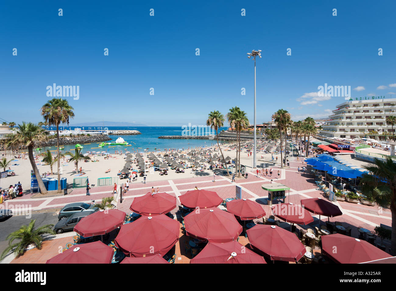 Direkt am Strand-Cafés, Playa De La Pinta, Costa Adeje, Playa de las Americas, Teneriffa, Kanarische Inseln, Spanien Stockfoto