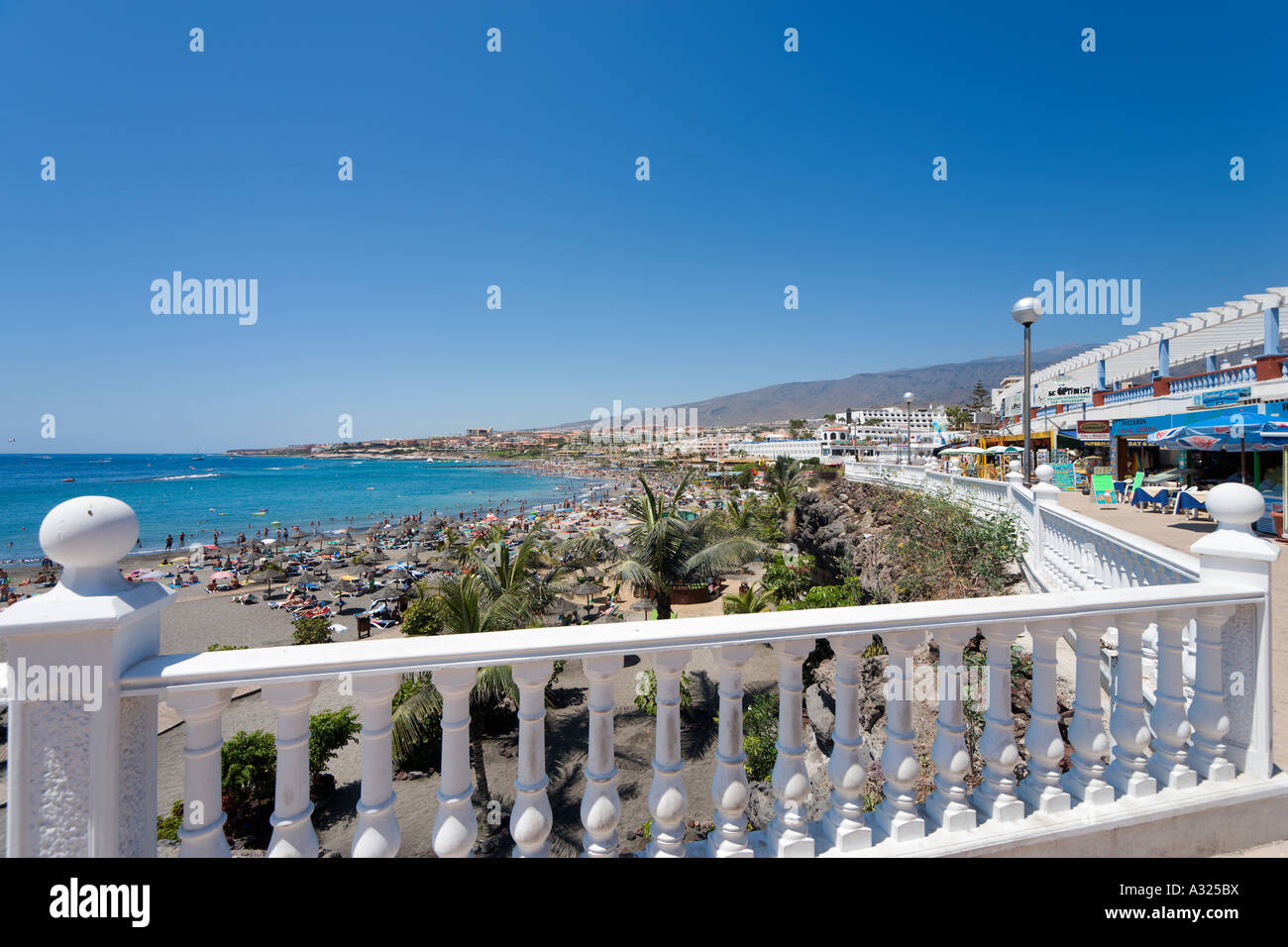 Strand und Promenade, Torviscas Playa, Costa Adeje, Playa de Las Americas, Teneriffa, Kanarische Inseln, Spanien Stockfoto