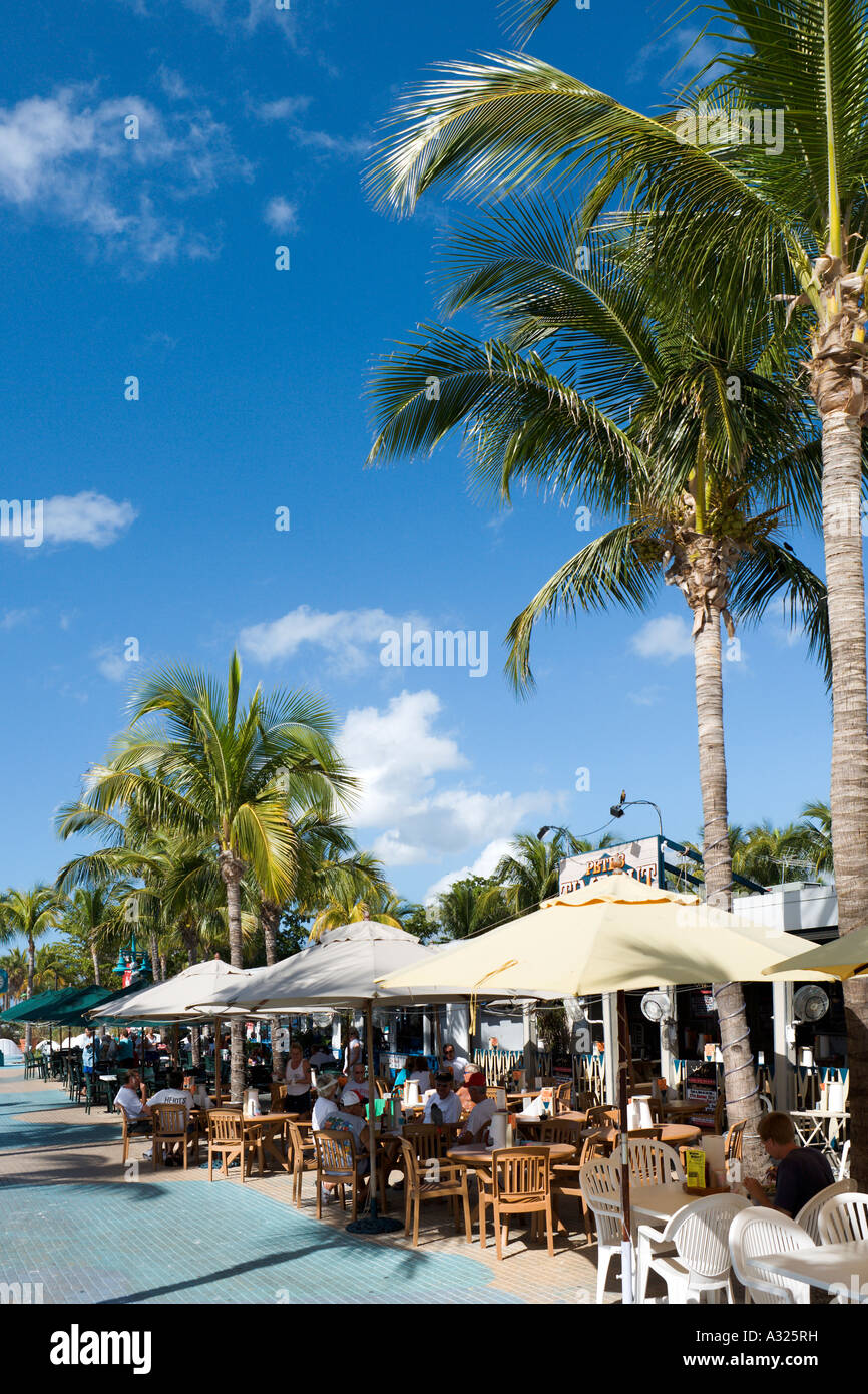 Cafés und Geschäfte im Ort Zentrum, Estero Island, Fort Myers Beach, Golfküste, Florida, USA Stockfoto