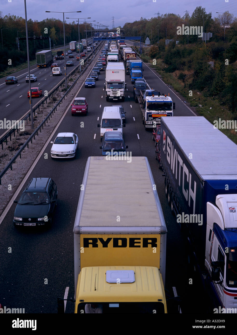 Starken Verkehr auf der Autobahn M6 in der Nähe von Wolverhampton West Midlands England UK Stockfoto