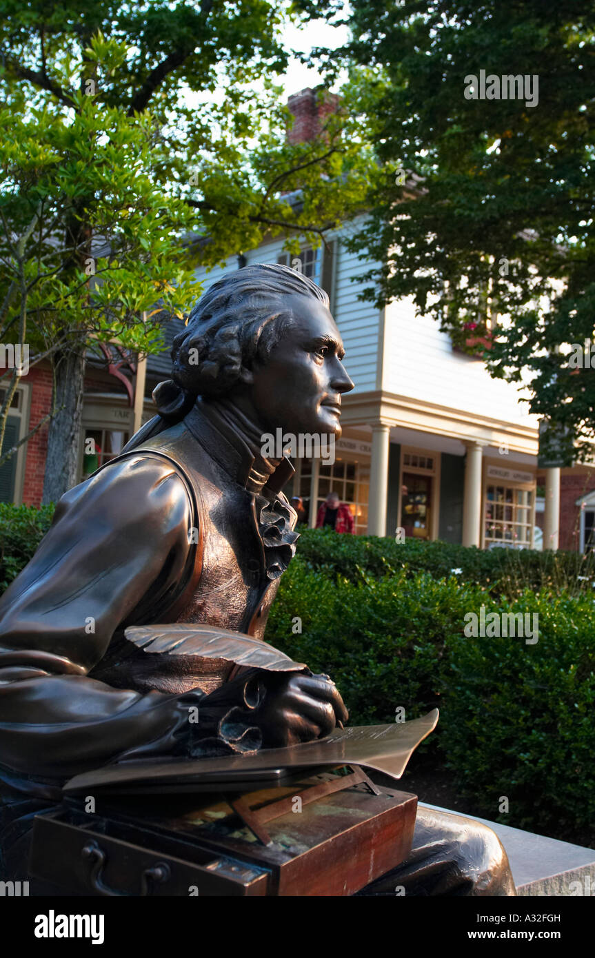 Eine Statue von Thomas Jefferson im Profil in Williamsburg Virginia gesehen Stockfoto