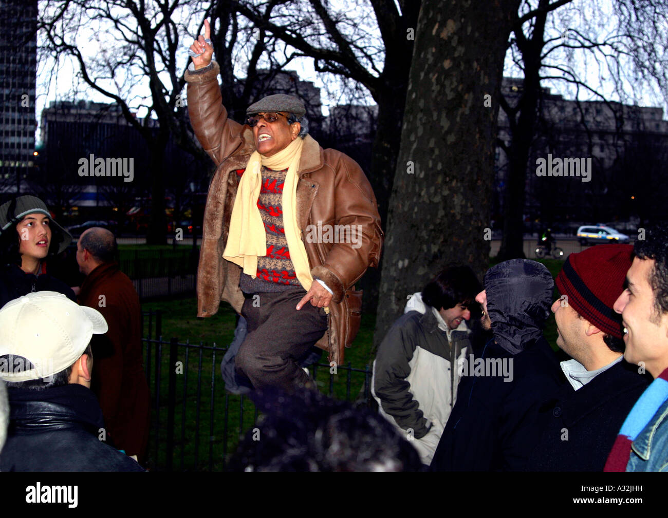 Mann amüsant Menge am Speaker es Corner, Hyde Park, London, England Stockfoto