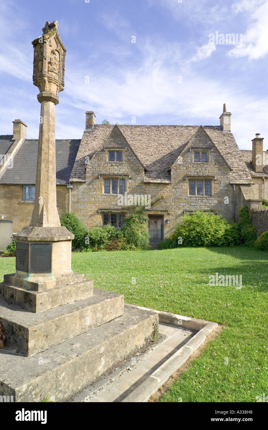Am frühen Abend im Cotswold Dorf der Guiting macht, Gloucestershire Stockfoto