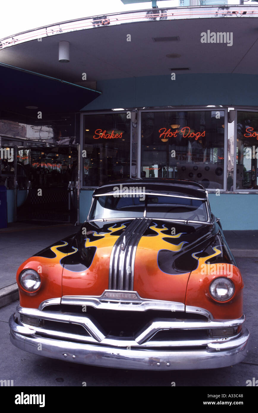 American Diner Hotrod 1950 Stil Stockfoto