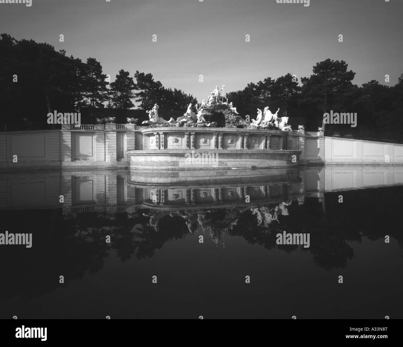 Neptun-Brunnen auf dem Schloss Schönbrunn Wien Österreich Stockfoto
