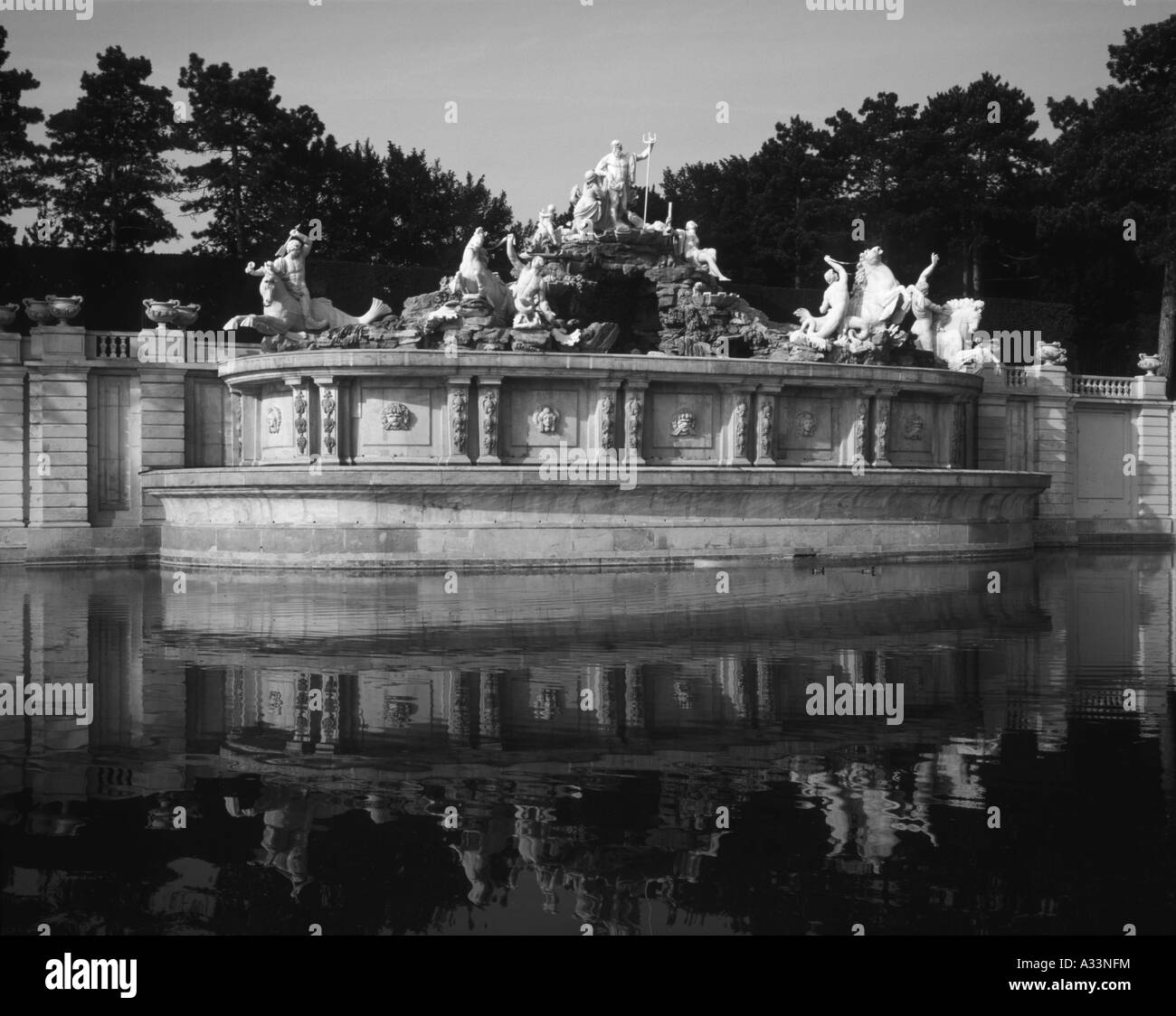 Neptun-Brunnen am Schloss Schönbrunn Wien Österreich Stockfoto