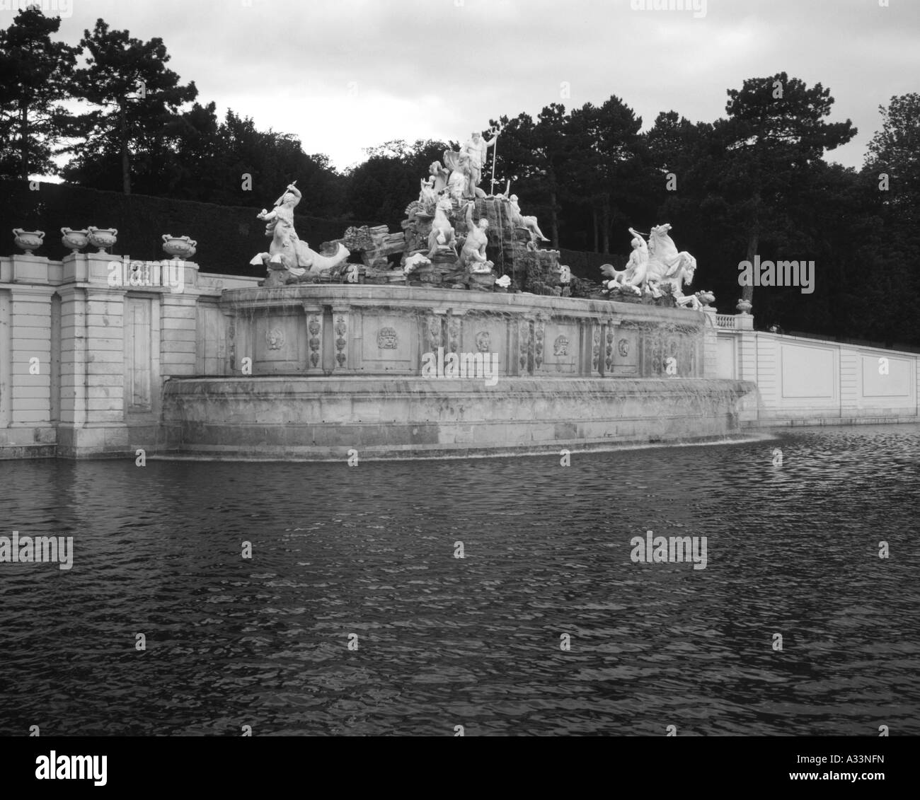 Neptun-Brunnen am Schloss Schönbrunn Wien Österreich Stockfoto