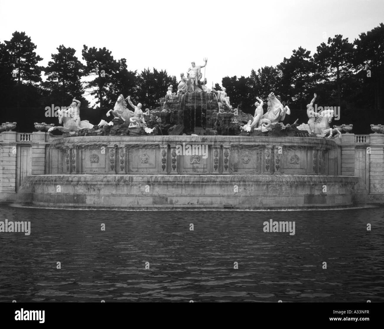 Neptun-Brunnen am Schloss Schönbrunn Wien Österreich Stockfoto