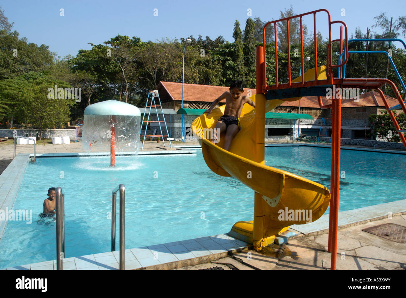 KINDERPARK AKKULAM TOURIST VILLAGE IN DER NÄHE VON AKKULAM SEE TRIVANDRUM Stockfoto