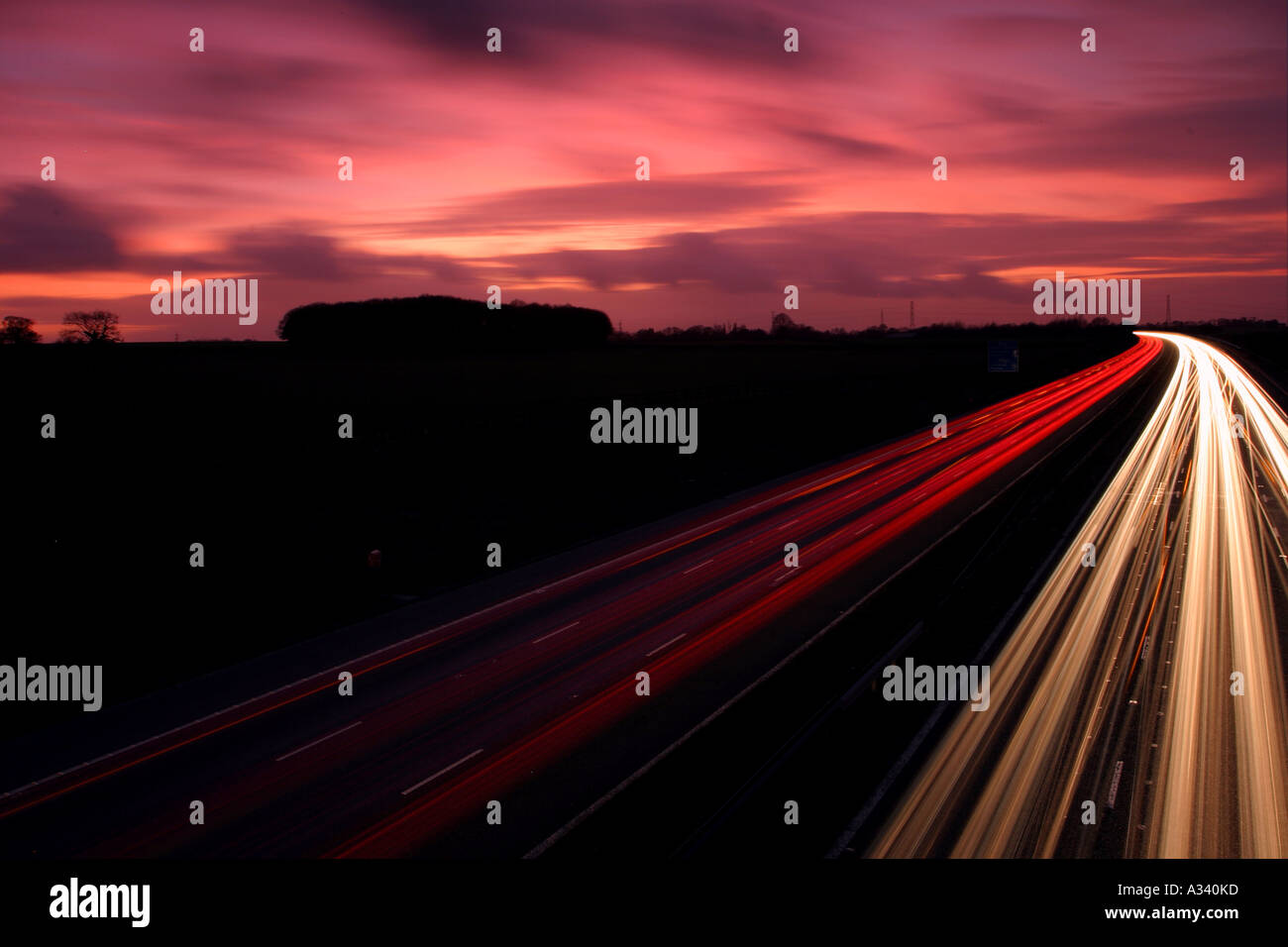 Autobahn-Verkehr-Trail erschossen. Stockfoto