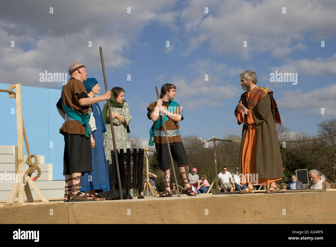 Petrus verleugnet Christus Prestbury Ostern Passion Play 2005 St Mary Nikolaus Kirchen Cheltenham UK Stockfoto