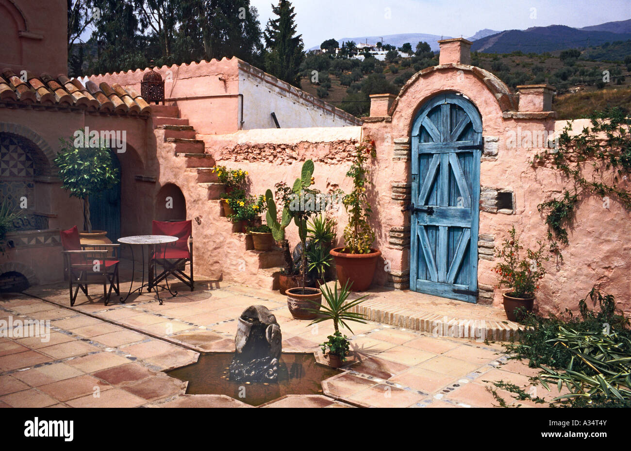 Ecke eines spanischen Innenhof oder den Garten im Innenhof