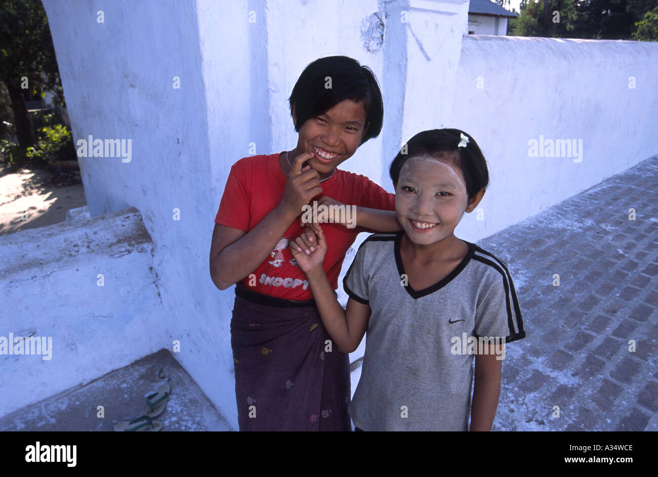Burmesische Mädchen Amarapura Myanmar Stockfoto