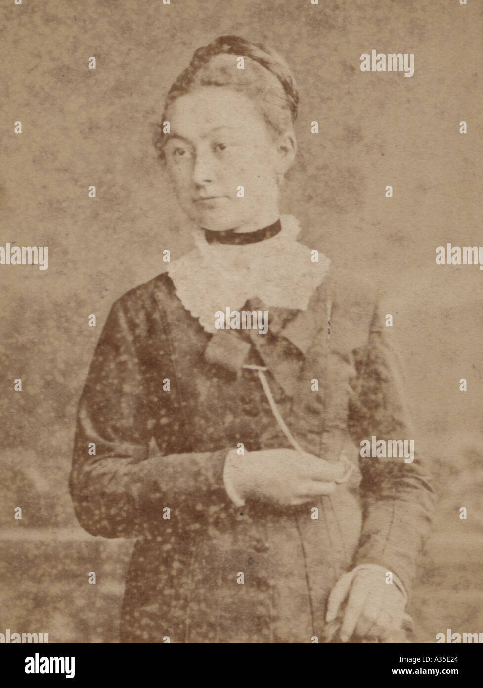 Historisches Portrait einer Frau im Jahr 1900 stand suchen Stockfoto