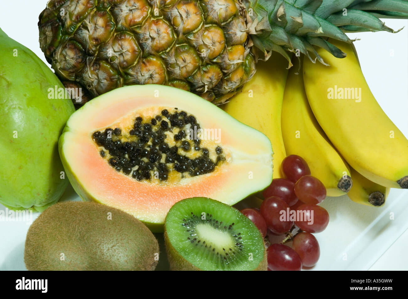 Nahaufnahme der gesunden Auswahl an frischen Früchten Obst Stockfoto