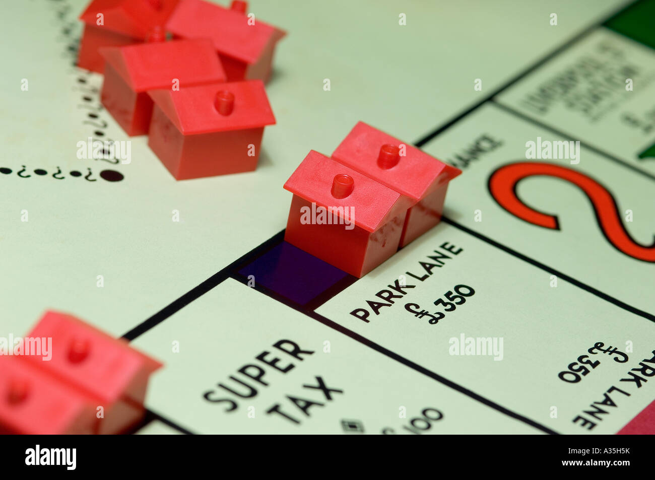 Nahaufnahme von monopoly brettspiel Eigentum und Geld Konzept Stockfoto