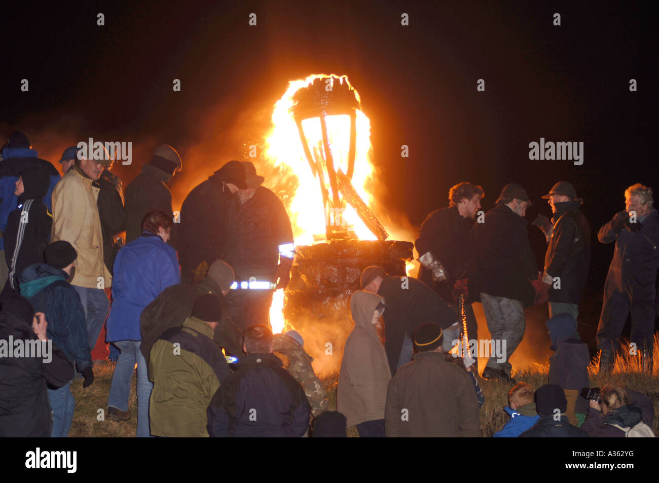 Verbrennung von der Clavie der jährlichen Fire Festival statt 11. Januar im Burghead, Morayshire. Grampian. Schottland.  XPL 4491-424 Stockfoto