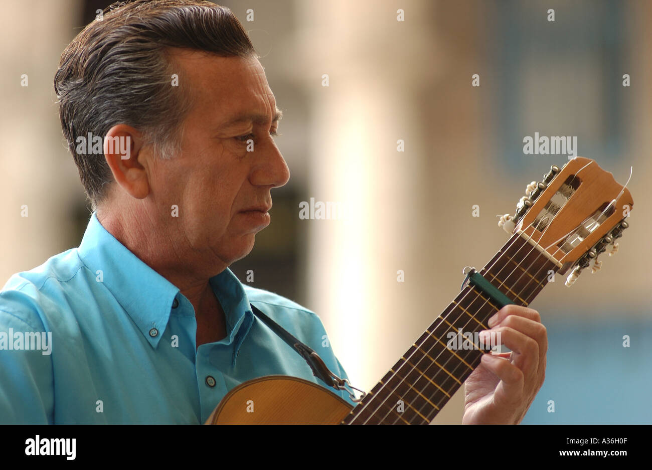 Man spielt eine Gitarre Havanna Kuba Stockfoto