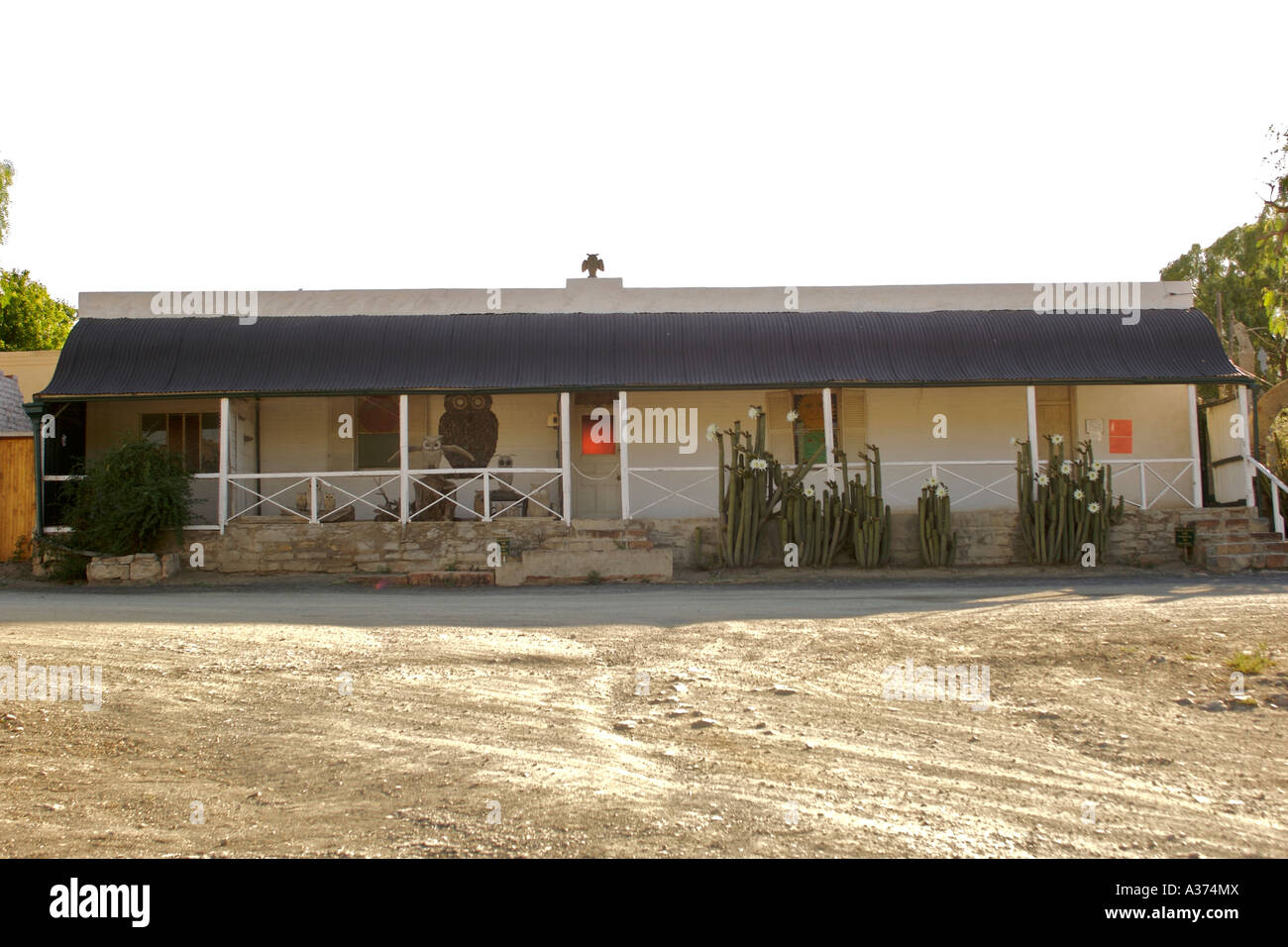 Vordere äußere des Hauses Eule in der Karoo-Stadt von Nieu Bethesda in Südafrikas Provinz Eastern Cape. Stockfoto