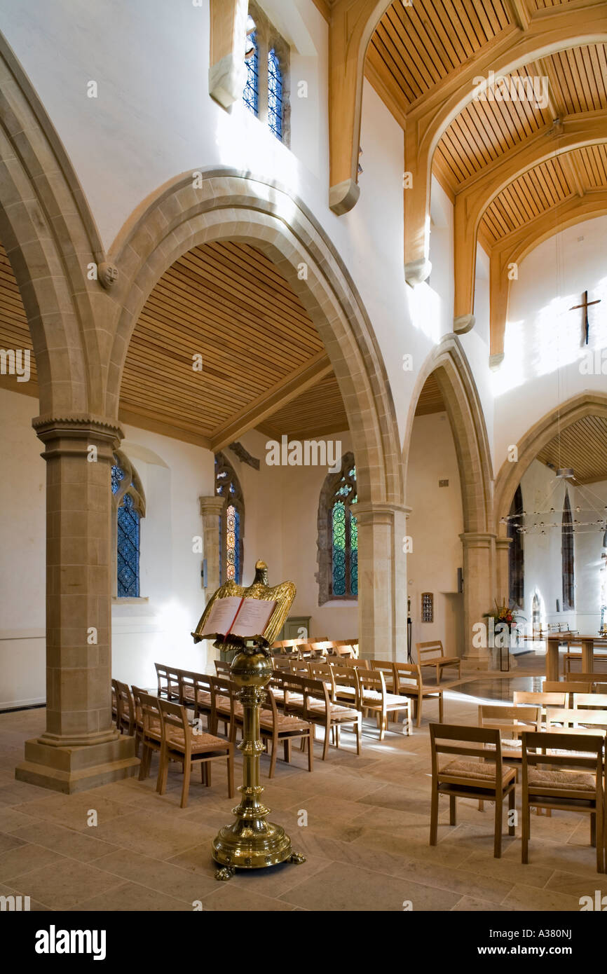 Rednerpult im Inneren des St Brandons Church, Krieg, County Durham Stockfoto