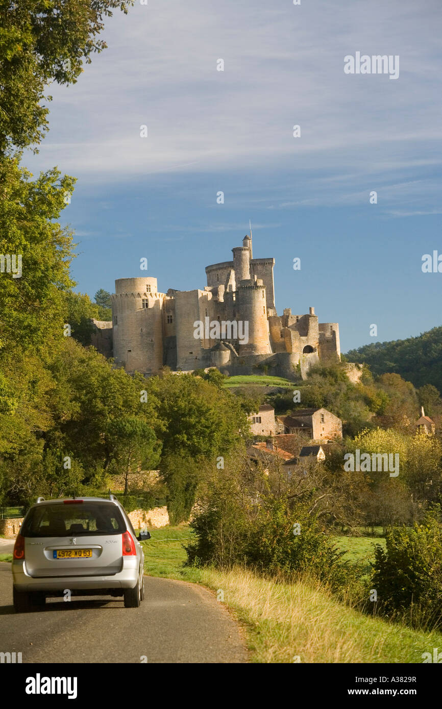 Frankreich Dordogne St. Avit nr Biron Château de Bonaguil halten Schlossturm Französisch ländliche Architektur Stockfoto