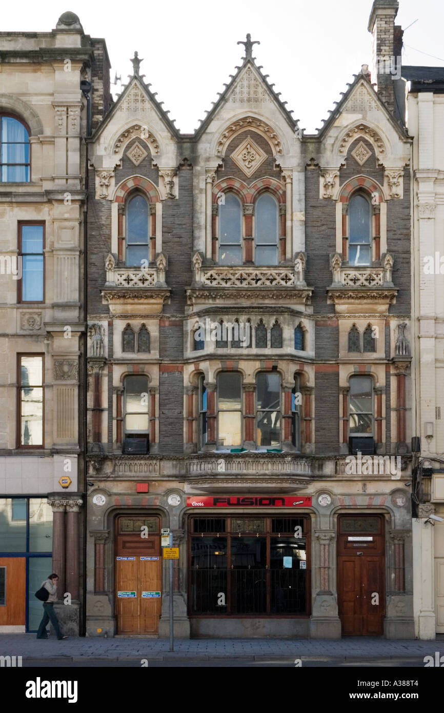 Fusion-Nachtclub unter einer viktorianischen Fassade St Mary St Cardiff SE Wales Stockfoto