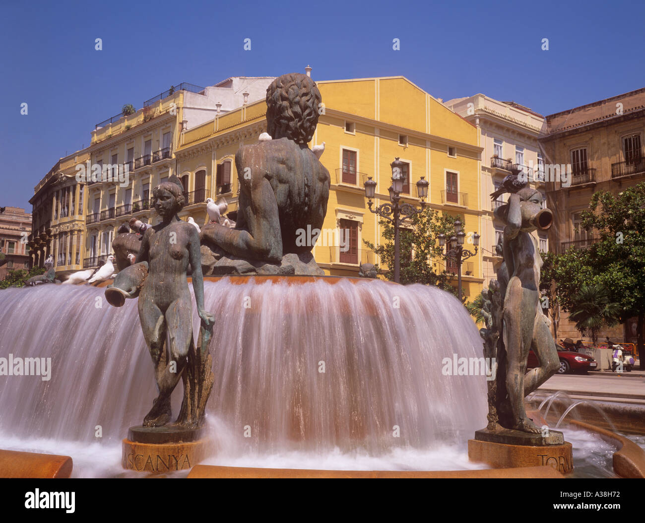 Fountain Plaza De La Virgen Valencia, Spanien Stockfoto