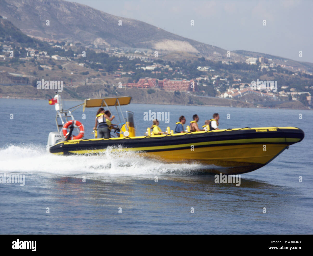 Spaß Banana Splash Boot im Mittelmeer vor Benalmadena Costa, Costa Del Sol, Spanien, Europa, Spaß begeistern Nervenkitzel begeistert Stockfoto