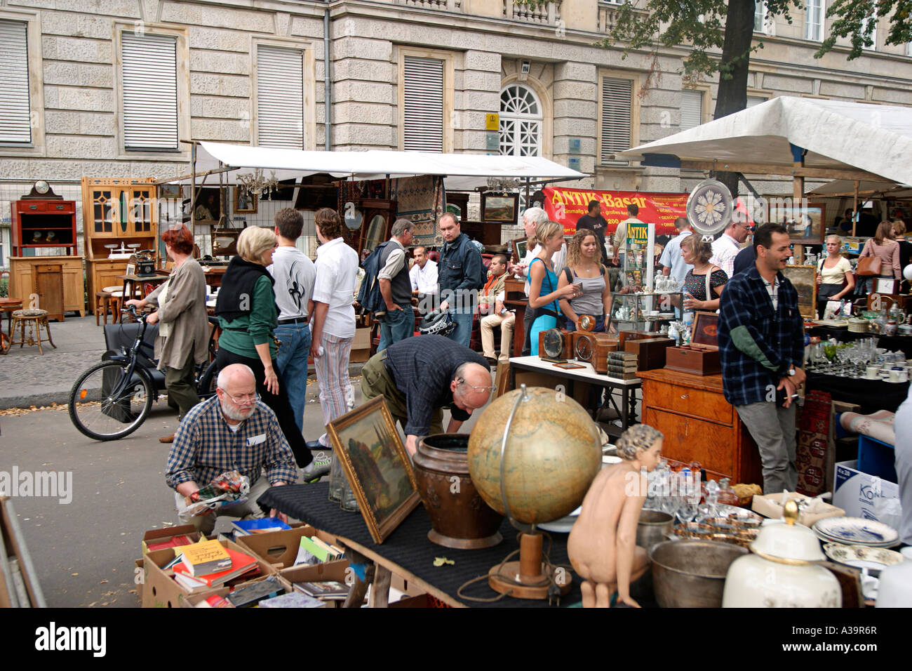 Berlin Tiergarten 17 Juni Flohmarkt Flohmarkt Stockfoto