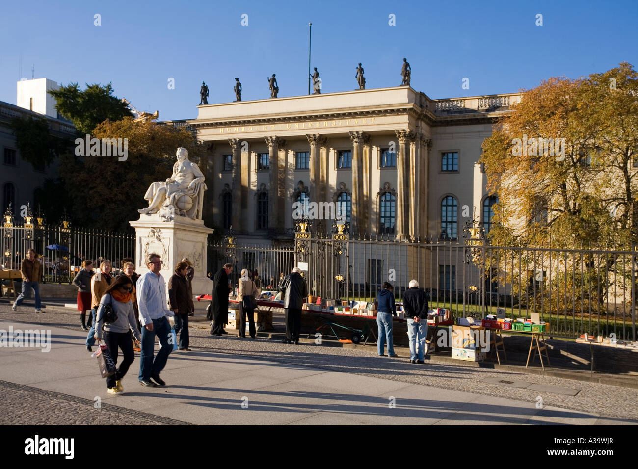 Berlin unter den Kalk Bäume Humboldt-Universität Stockfoto