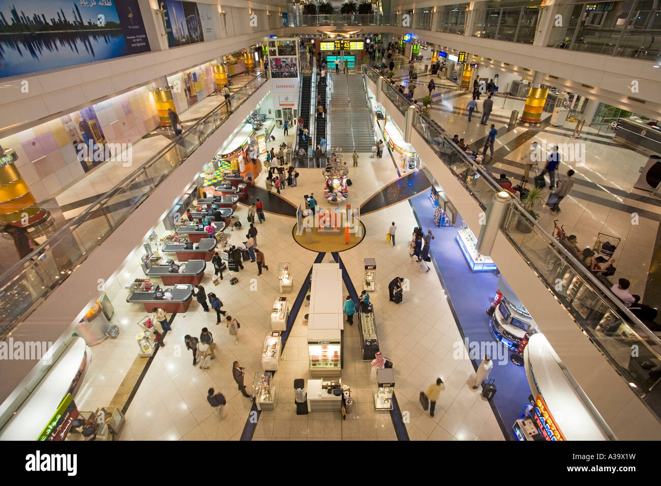 Dubai International Airport Dubai Vereinigte Arabische Emirate terminal Palmen Stockfoto