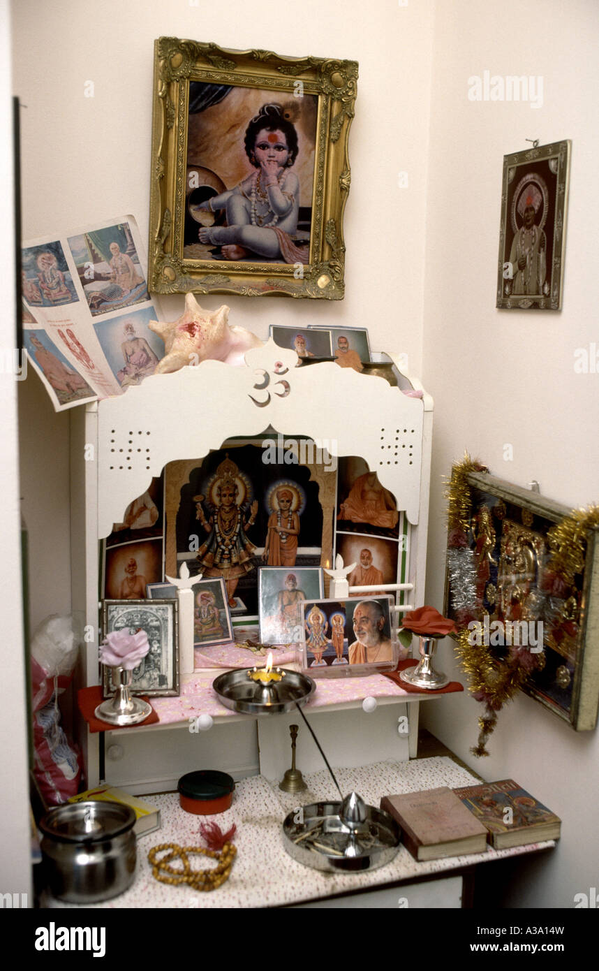 Hindu Altar in einem Londoner Heim Stockfoto