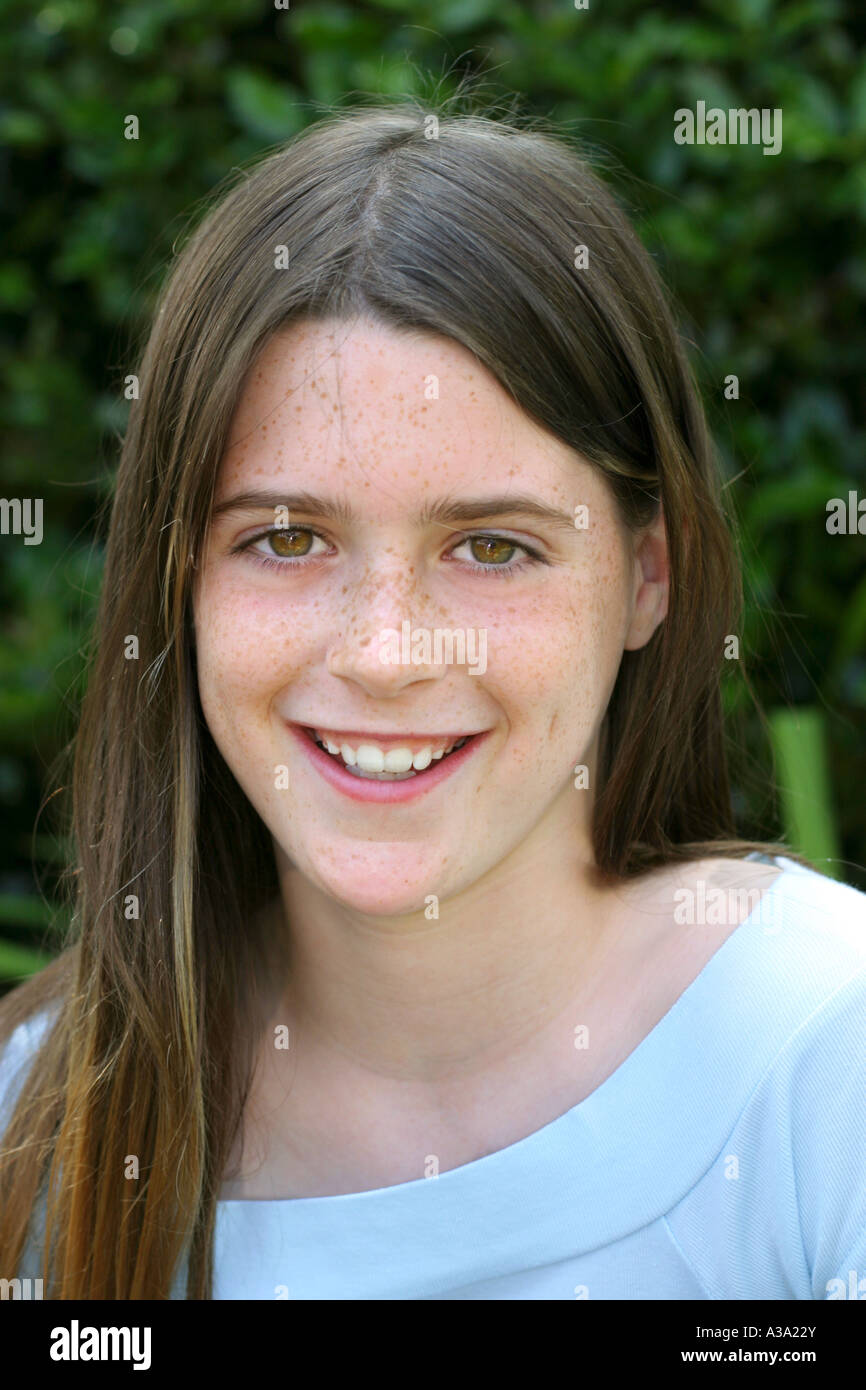Porträt des jungen Mädchens 10 Jahre-13 Jahre Stockfoto