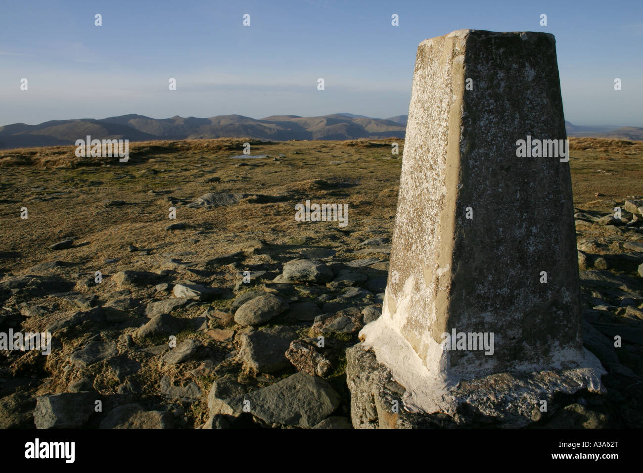 High Street Gipfel trig Säule, High Street Reihe, Lake District, Cumbria Stockfoto