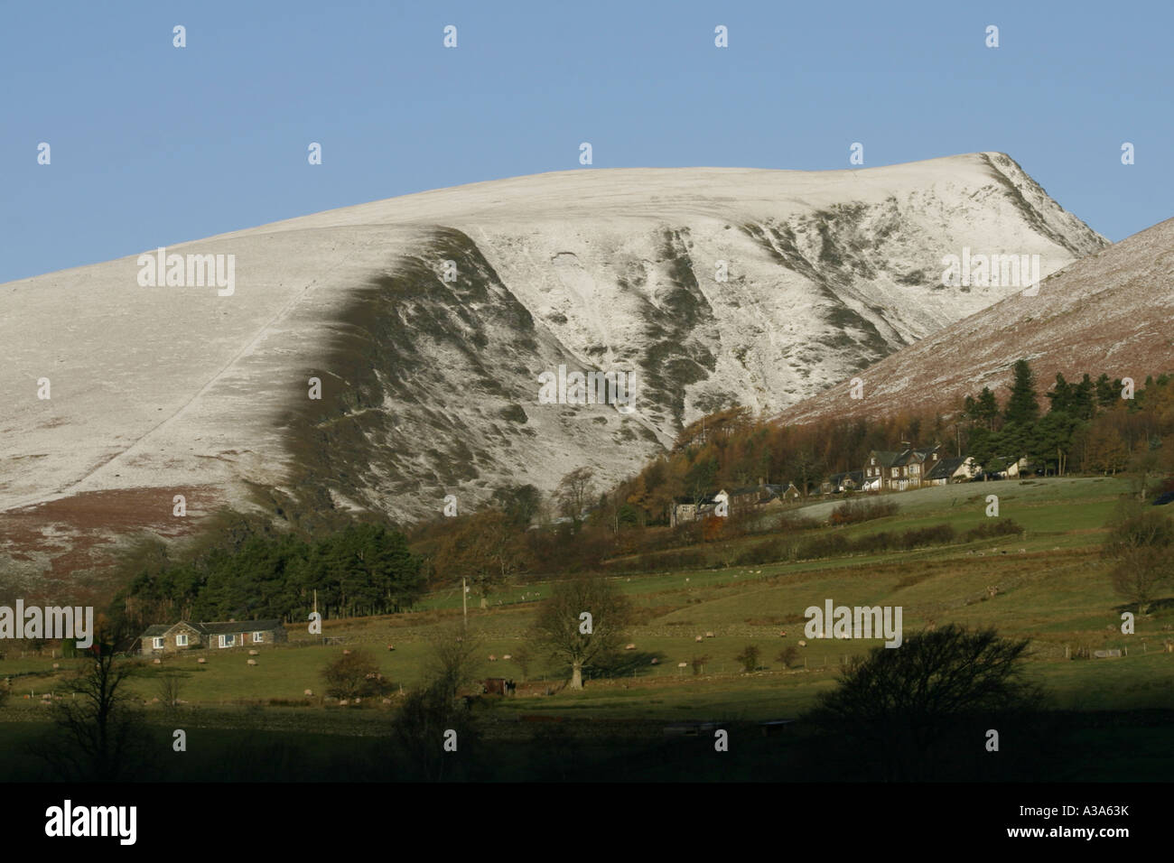 Lonscale fiel im Winter, Lake District, Cumbria Stockfoto