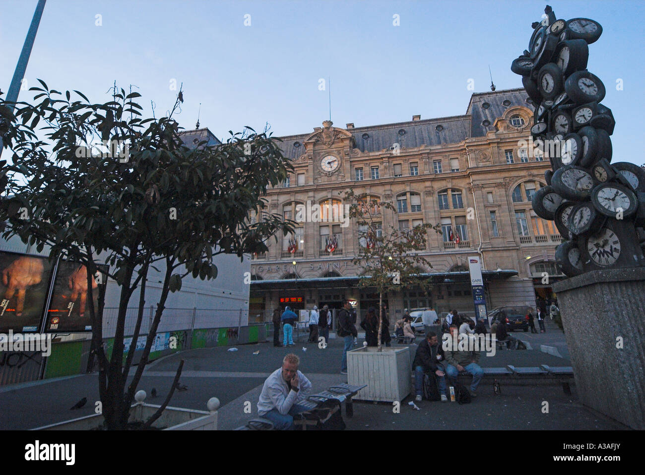 außerhalb der Gare Saint Lazare Paris Frankreich EU-Europa Stockfoto