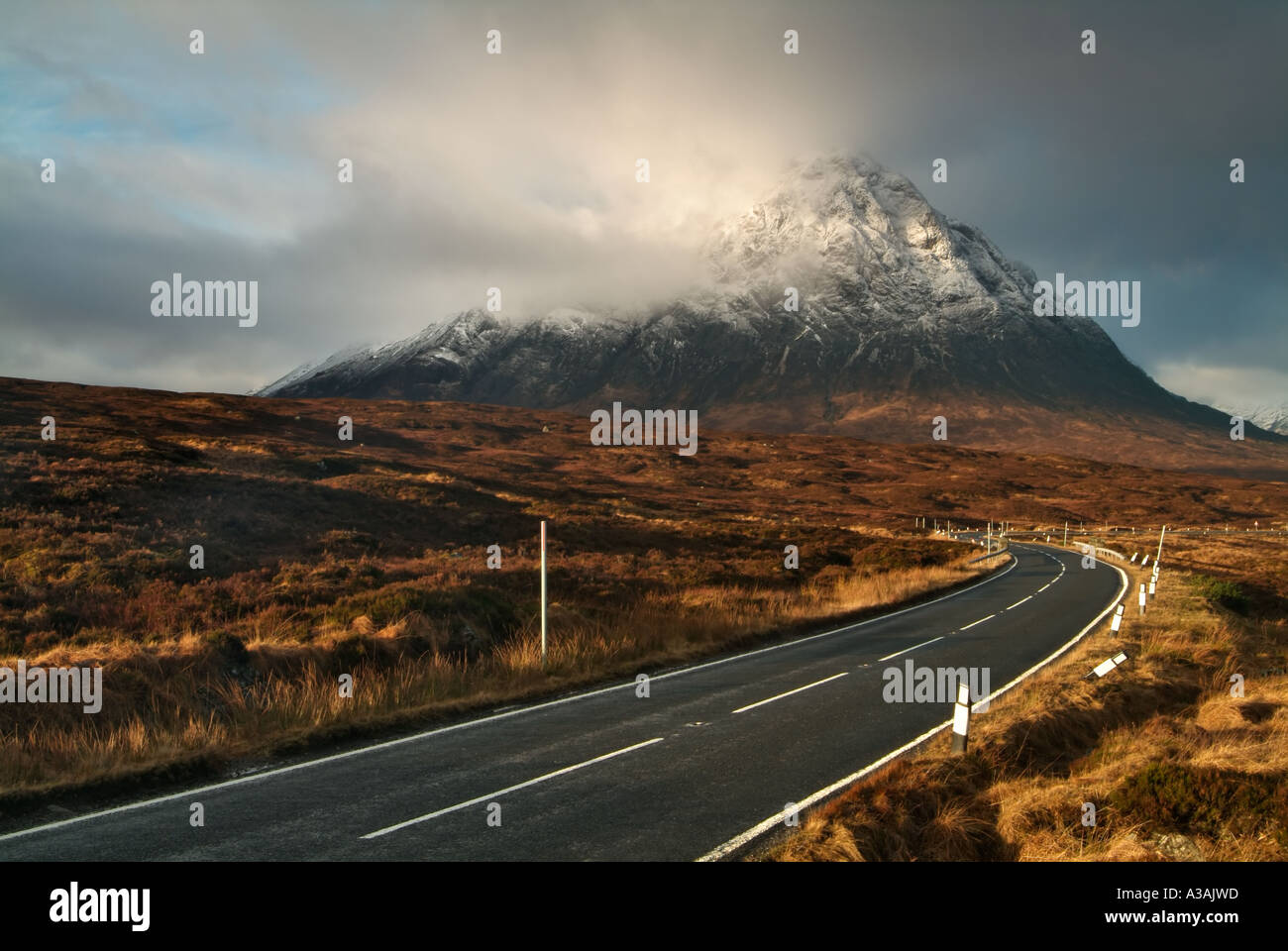A82 Straße über Rannoch Moor in Richtung Buachaille Etive Mor und Glen Coe Highlands Schottland Stockfoto