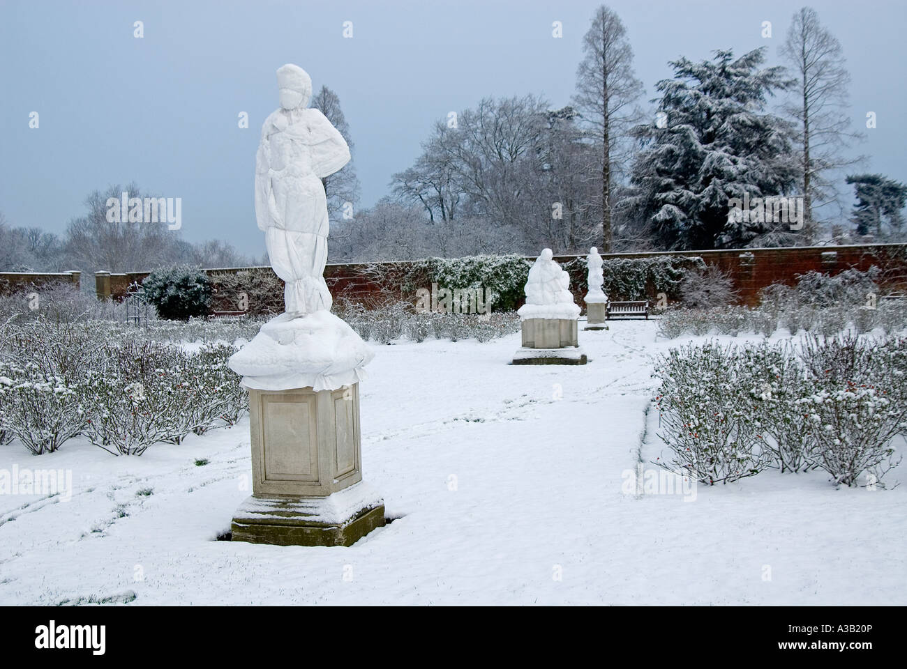 Statuen Geschutzt Vor Frost Und Schnee Royal Hampton Court