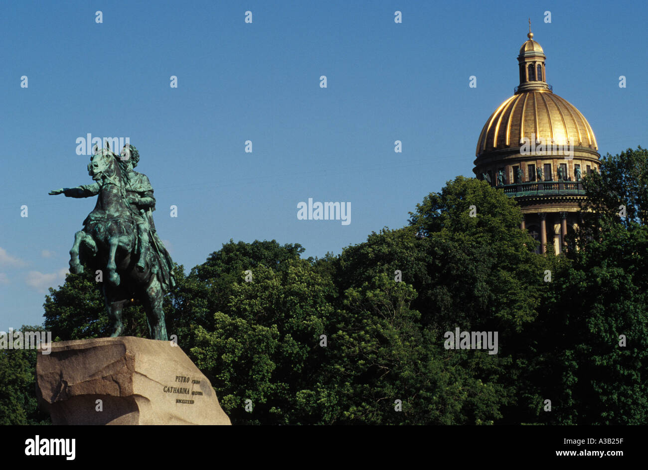 Russland Sankt Petersburg Bronze Reiterstatue Peter der große Saint Isaac s Cathedral Stockfoto