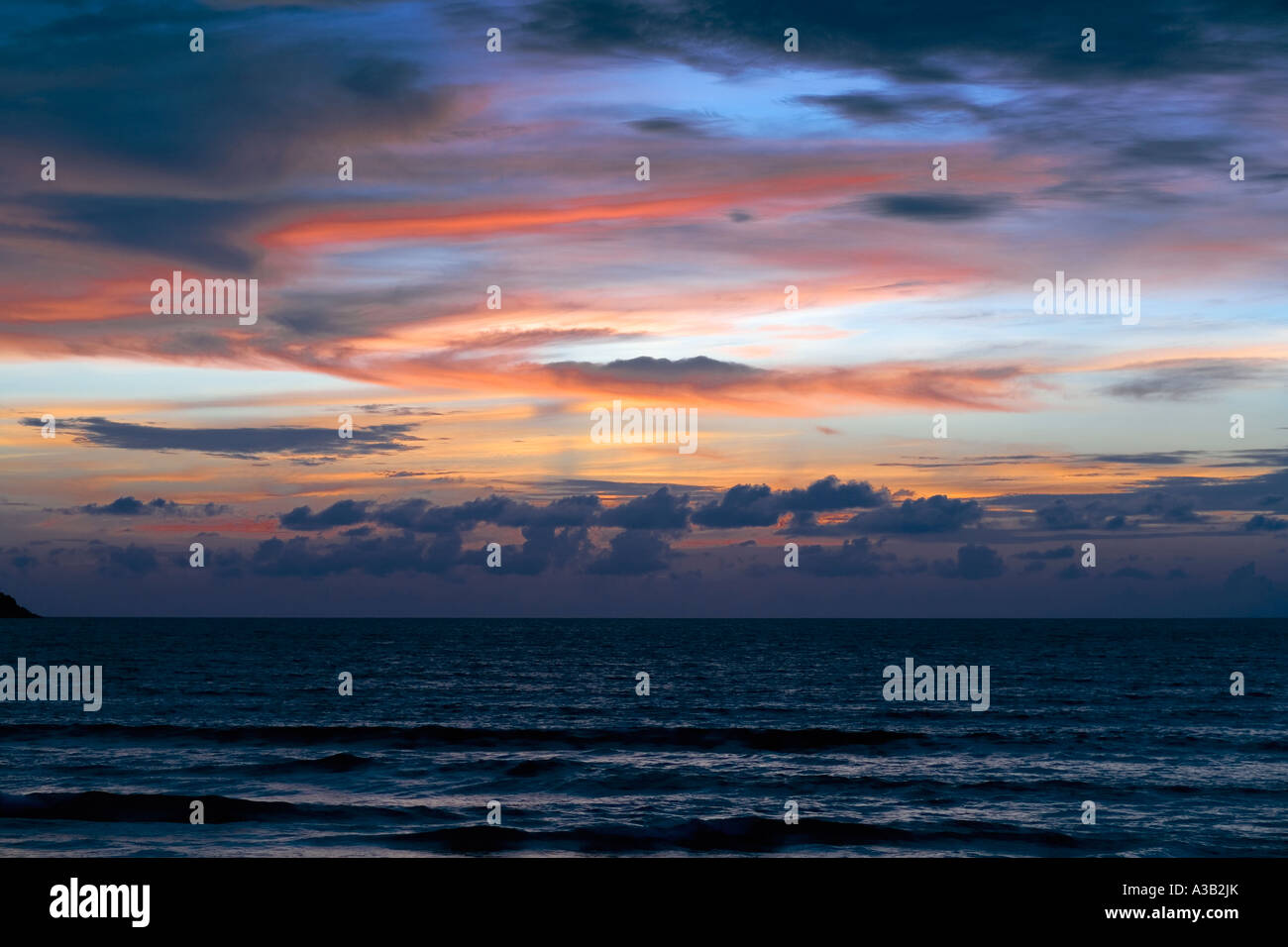 Andamanensee Sonnenuntergang Patong Beach Phuket Thailand Asien Stockfoto